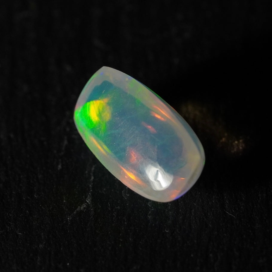 1.78 carat natural Ethiopian color Welo opal with a unique color spectacle - Éclaire Opal