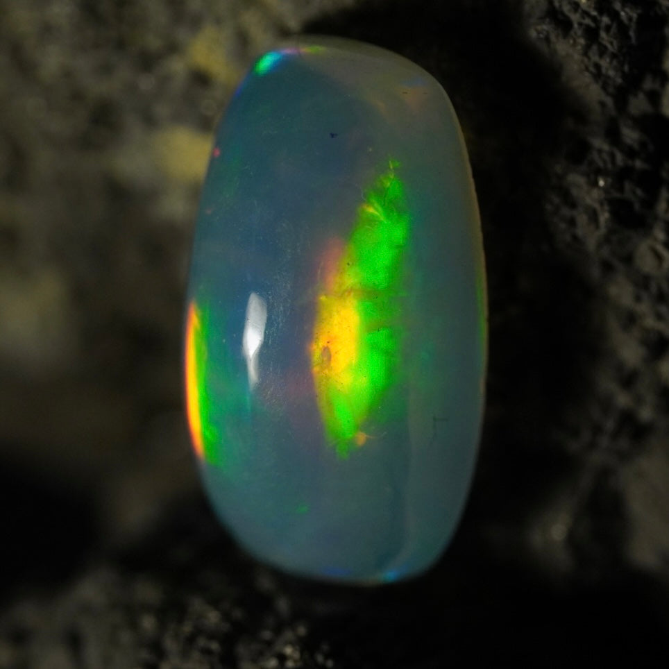 1.78 carat natural Ethiopian color Welo opal with a unique color spectacle - Éclaire Opal