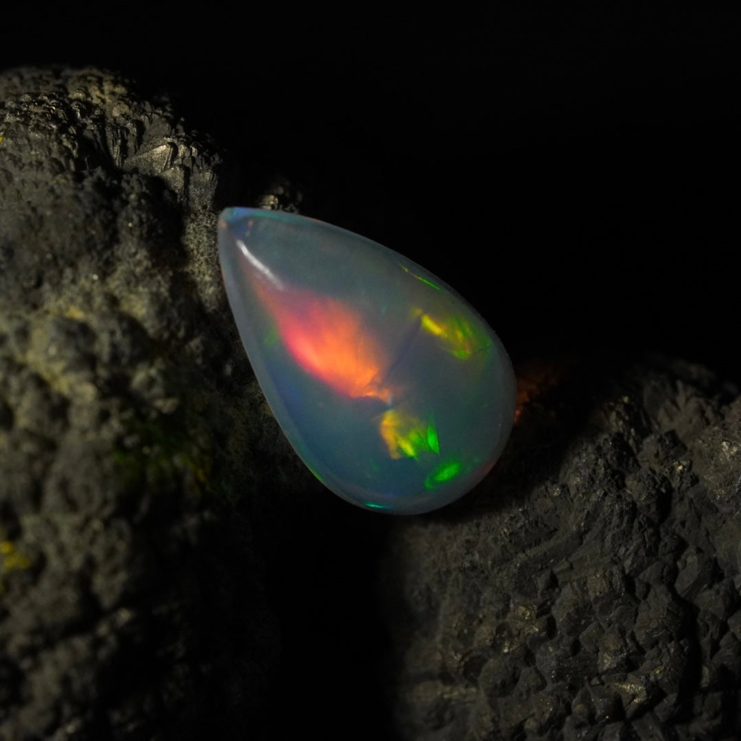 2.16 Karat traumhafter, natürlicher äthiopischer Welo Opal - Éclaire Opal