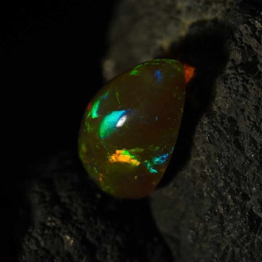 2.81 Karat exklusiver, natürlicher äthiopischer Farb-Welo-Opal - Sépia Opal