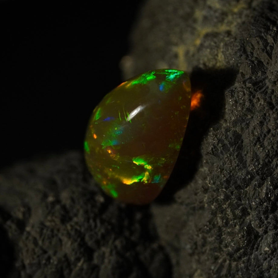 2.81 Karat exklusiver, natürlicher äthiopischer Farb-Welo-Opal - Sépia Opal
