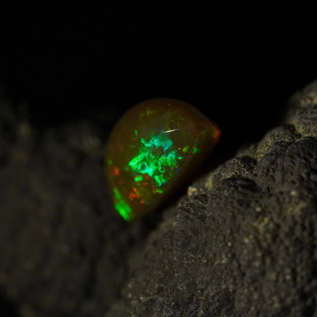 2.81 Karat exklusiver, natürlicher äthiopischer Farb-Welo-Opal - Sépia Opal
