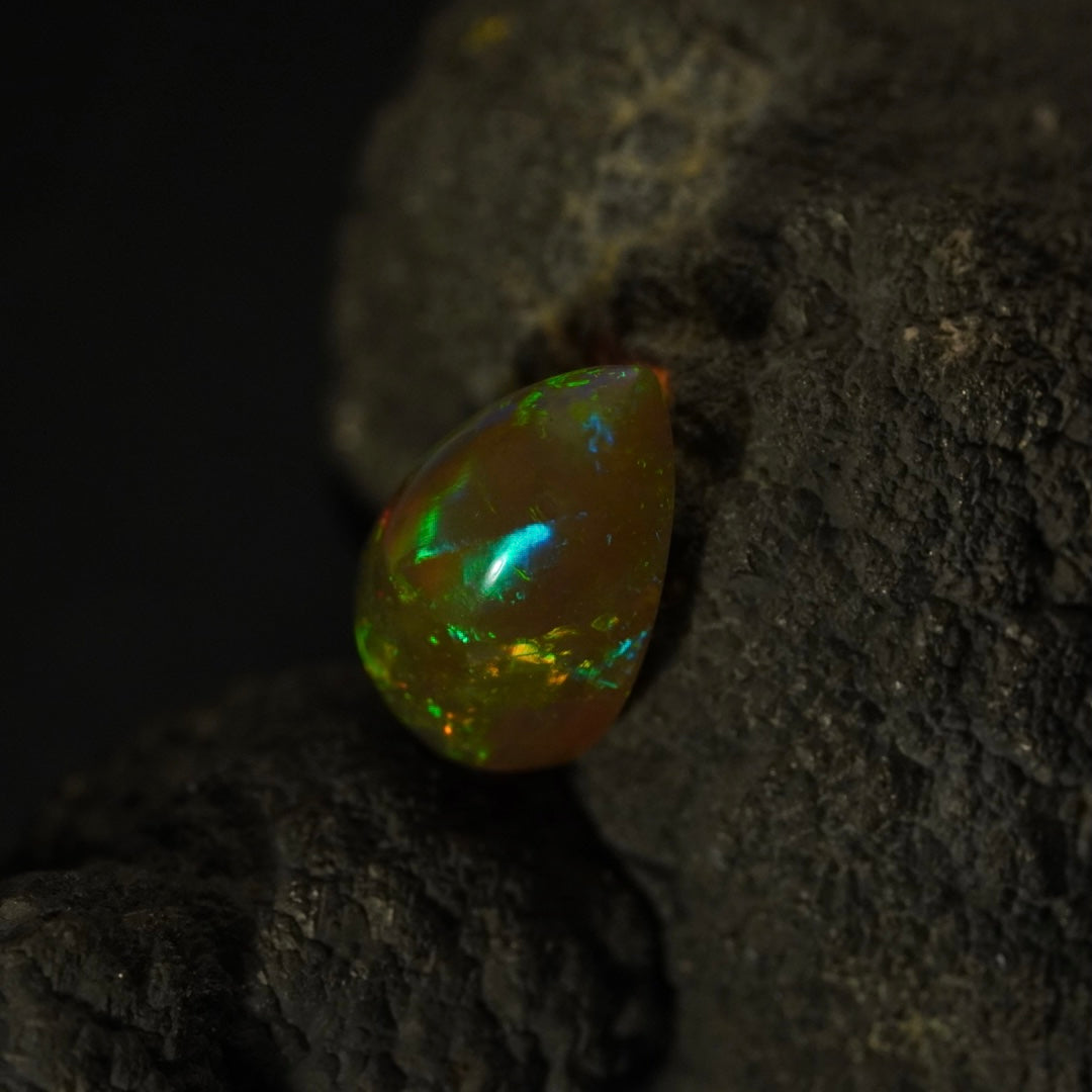 2.81 Karat exklusiver, natürlicher äthiopischer Farb-Welo-Opal - Sépia Opal