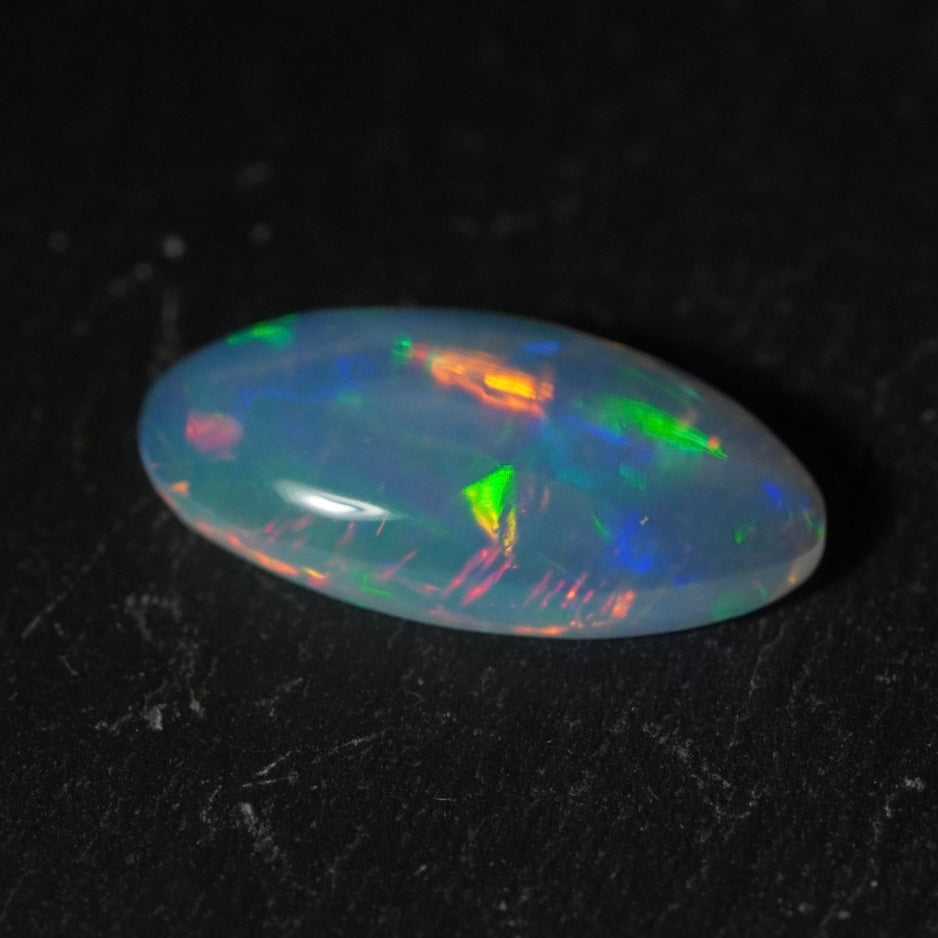 3.53 Karat einzigartiger natürlicher äthiopischer Welo-Opal - Éclaire Opal
