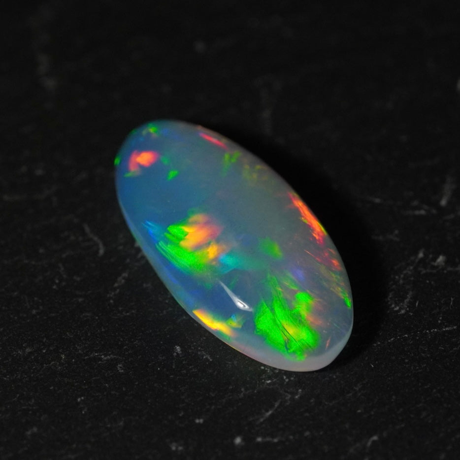 3.53 Karat einzigartiger natürlicher äthiopischer Welo-Opal - Éclaire Opal