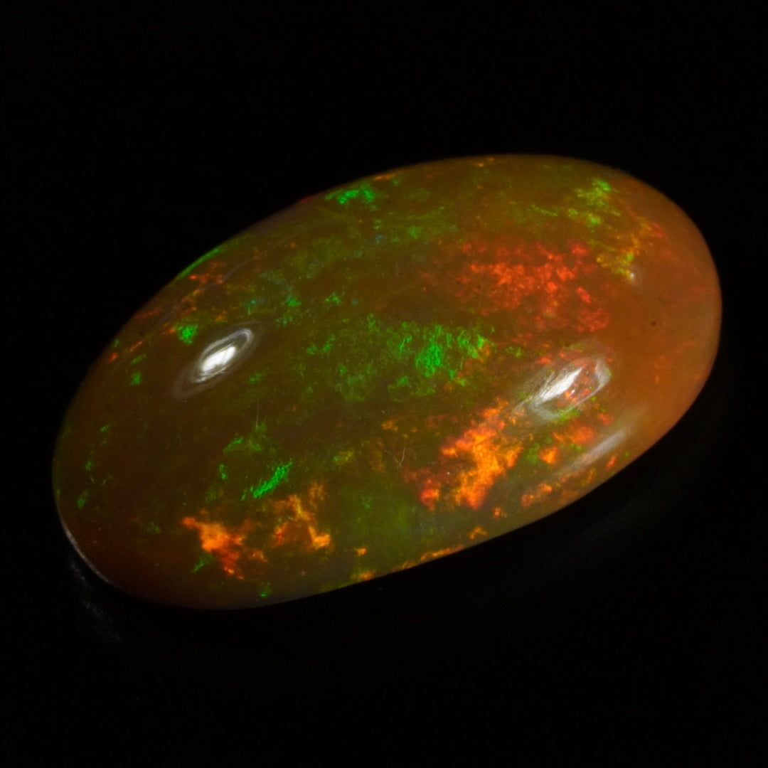 5.02 Karat wunderschönes Farbspektakel, äthiopischer Welo-Opal - Sépia Opal