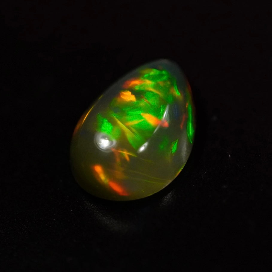 1.31 Karat wunderschöner und rauchiger Welo Opal - Juvénile Opal