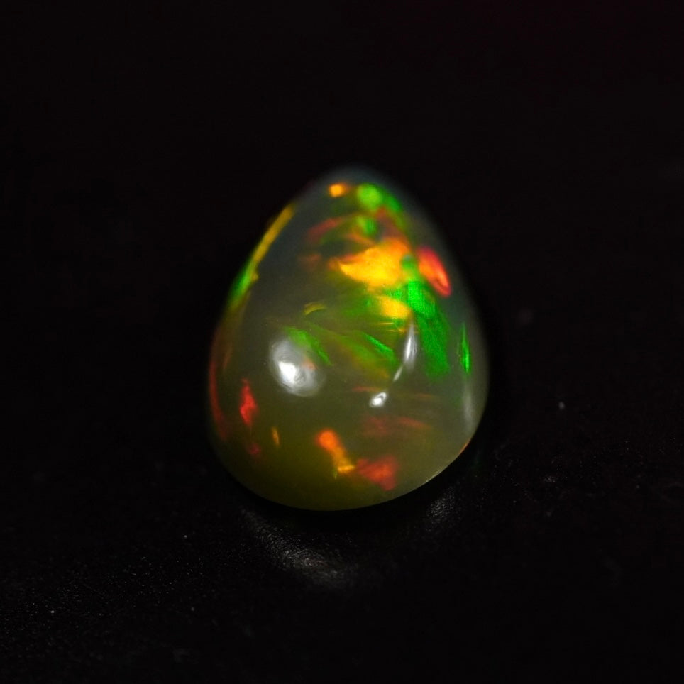 1.31 Karat wunderschöner und rauchiger Welo Opal - Juvénile Opal