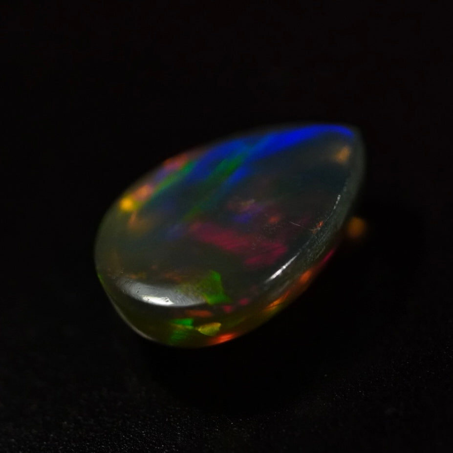 1.31 Karat wunderschöner und rauchiger Welo Opal - Juvénile Opal