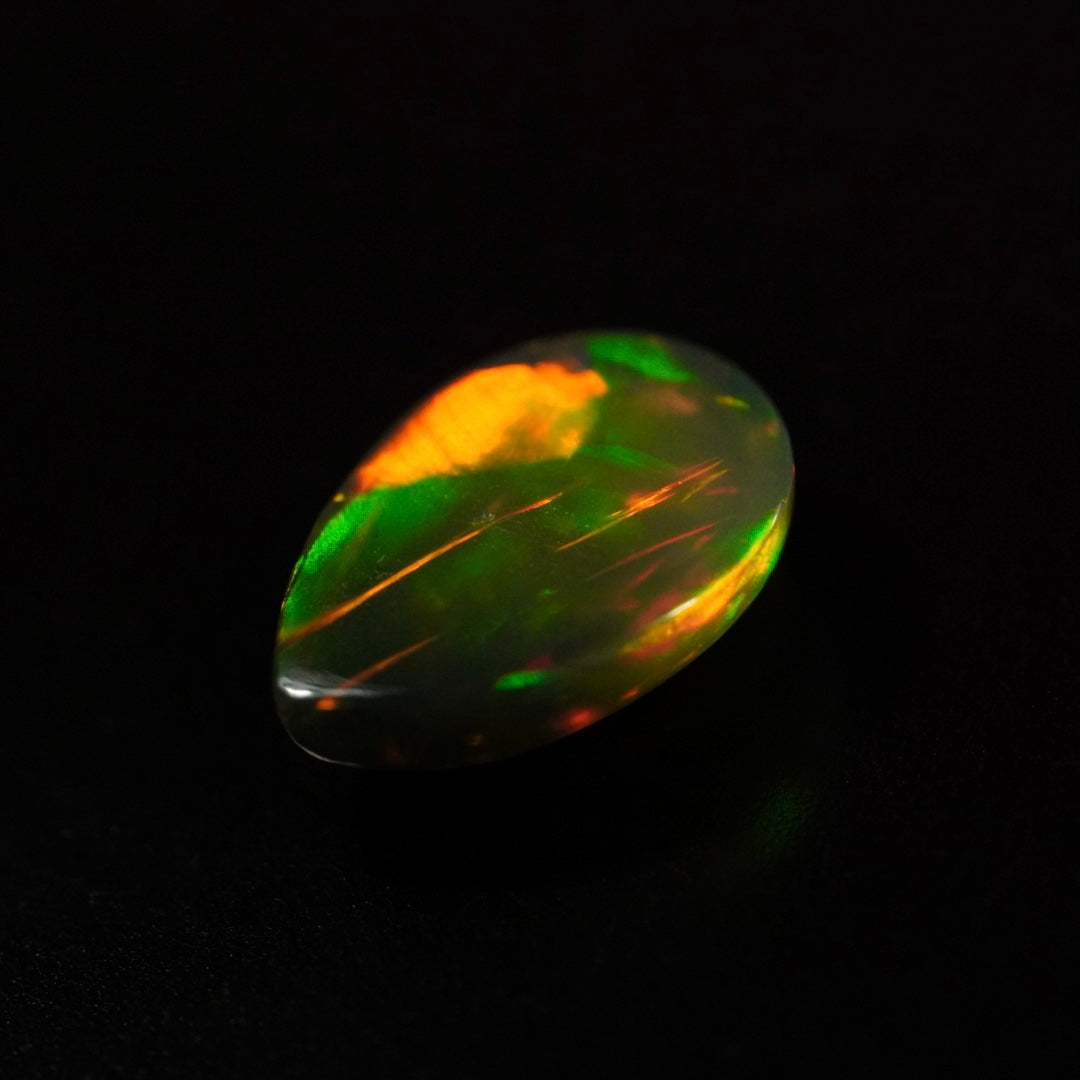 1.31 Karat wunderschöner und rauchiger Welo Opal - Juvénile Opal