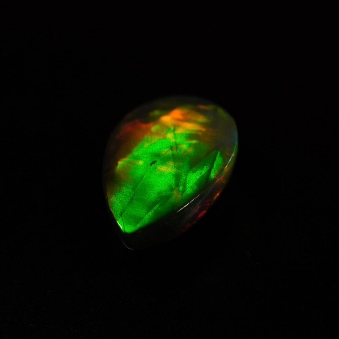 1.31 Karat wunderschöner und rauchiger Welo Opal - Juvénile Opal