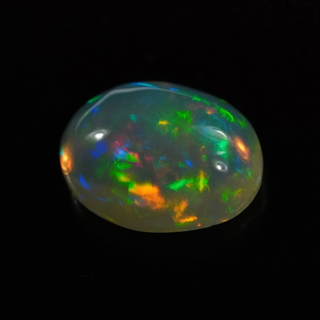 2.71 Karat schönstes Farbspektakel, äthiopischer Welo-Opal - Éclaire Opal