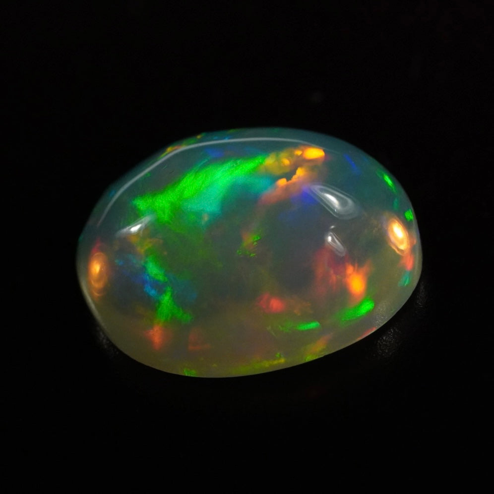 2.71 Karat schönstes Farbspektakel, äthiopischer Welo-Opal - Éclaire Opal