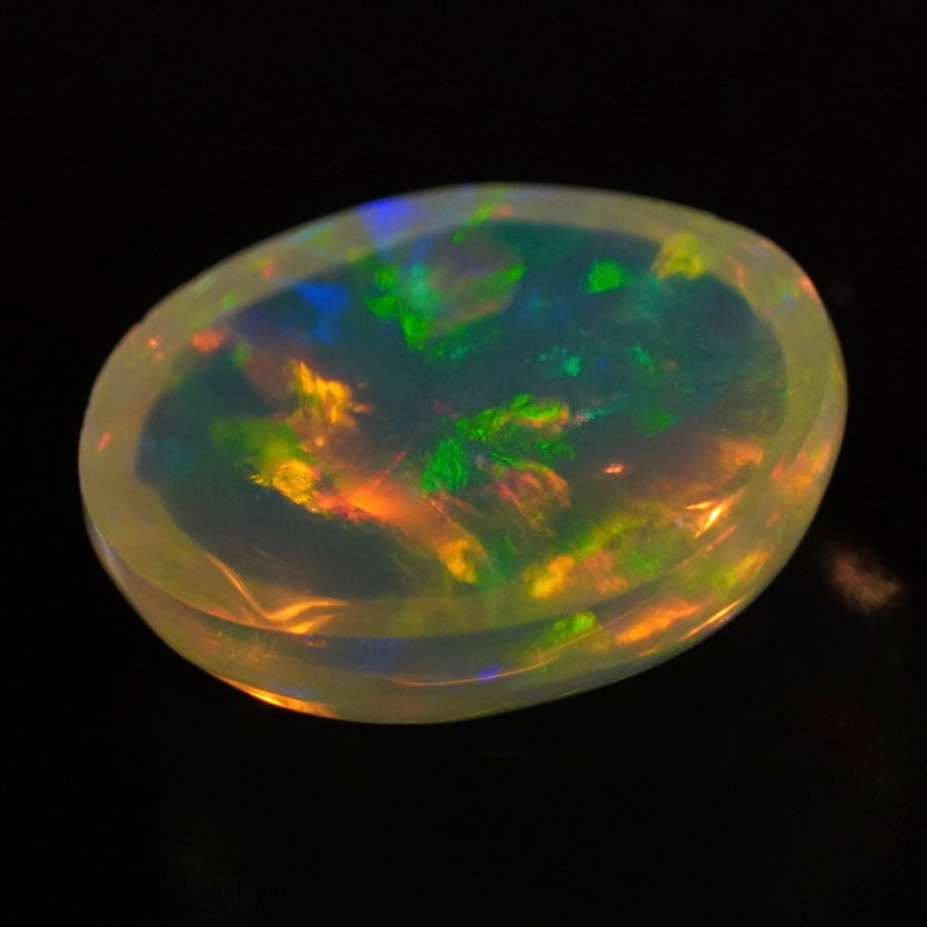 2.71 Karat schönstes Farbspektakel, äthiopischer Welo-Opal - Éclaire Opal
