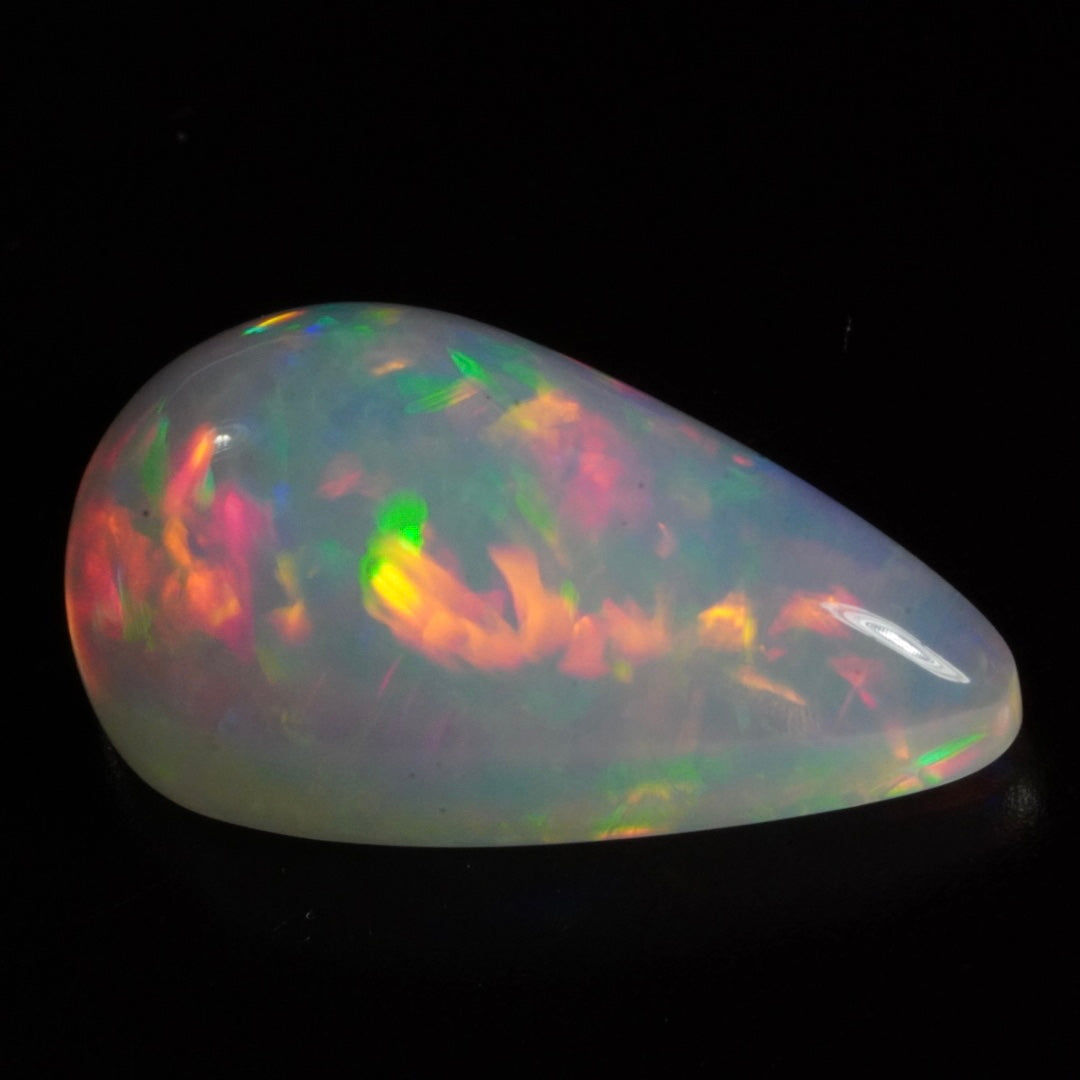 4.55 Karat wunderschöner, natürlicher äthiopischer Welo-Opal - Éclaire Opal.