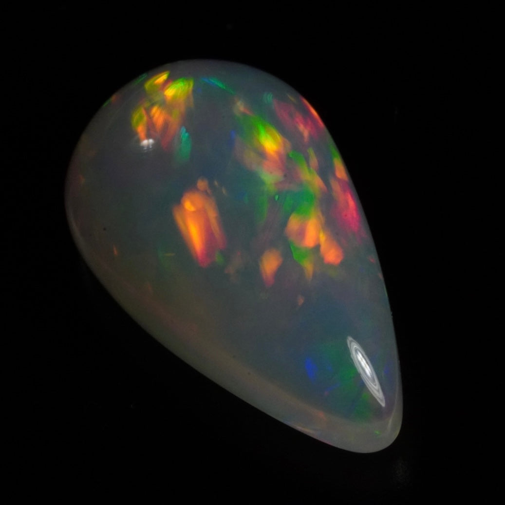 4.55 Karat wunderschöner, natürlicher äthiopischer Welo-Opal - Éclaire Opal.