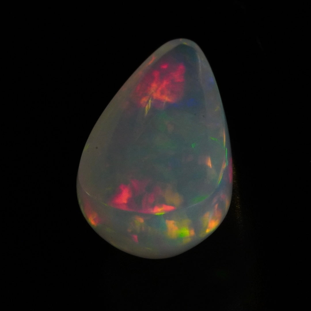 4.55 Karat wunderschöner, natürlicher äthiopischer Welo-Opal - Éclaire Opal.