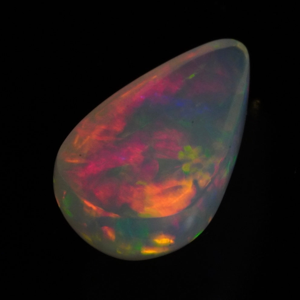 4.55 Karat wunderschöner, natürlicher äthiopischer Welo-Opal - Éclaire Opal.
