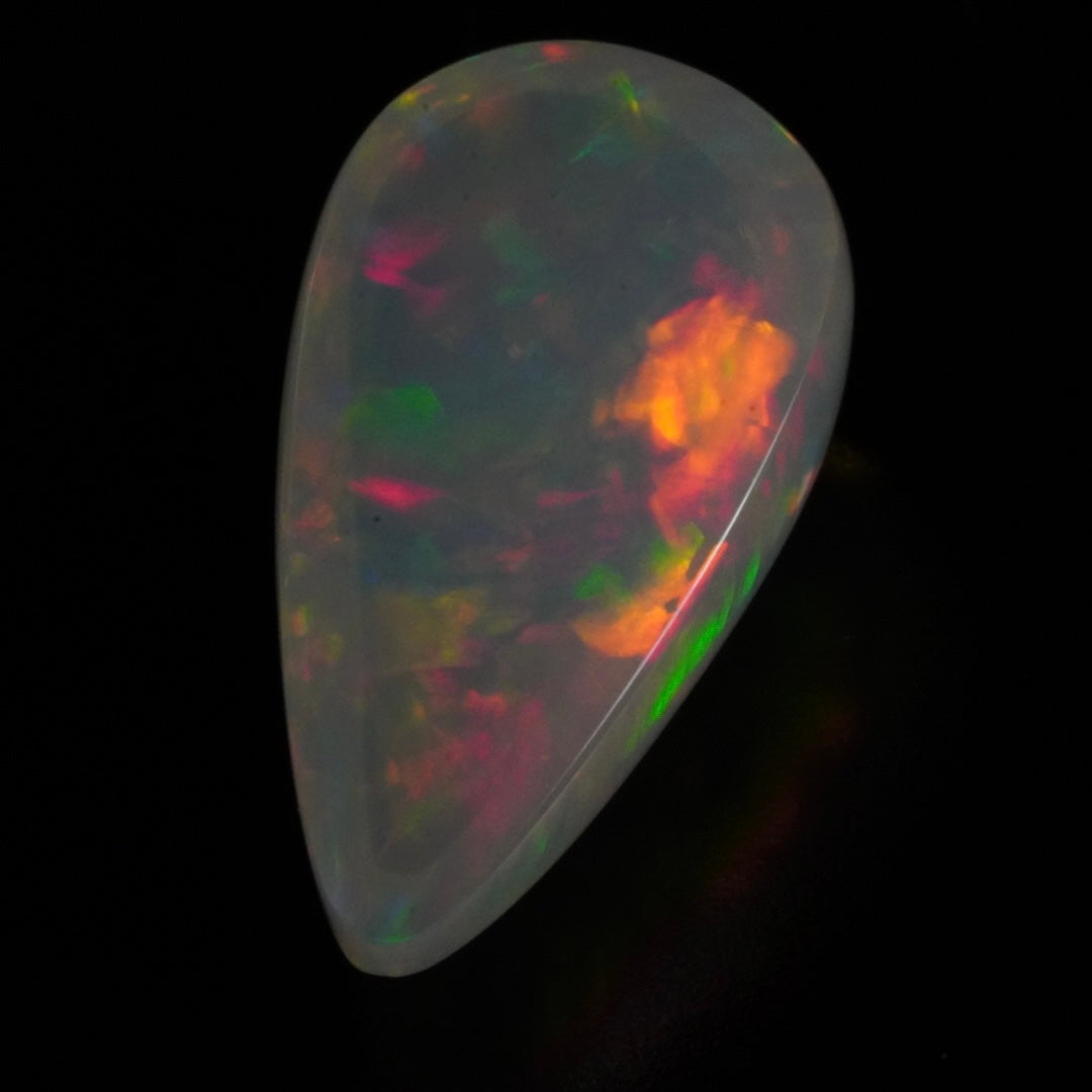 4.55 Karat wunderschöner, natürlicher äthiopischer Welo-Opal - Éclaire Opal.