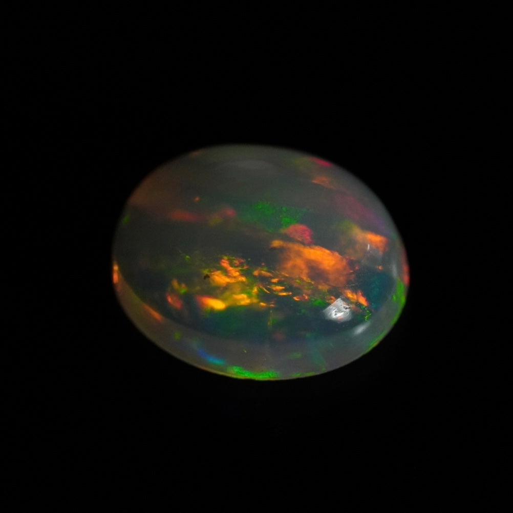 1.06 Karat wunderschöner weißer Welo Opal - Juvénile Opal