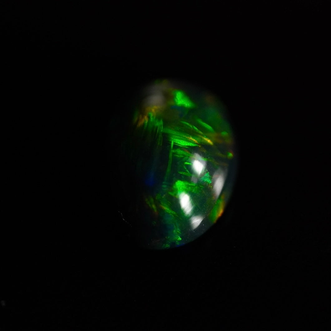 1.45 carat exceptionally beautiful black Ethiopian Welo Opal - Juvénile Opal