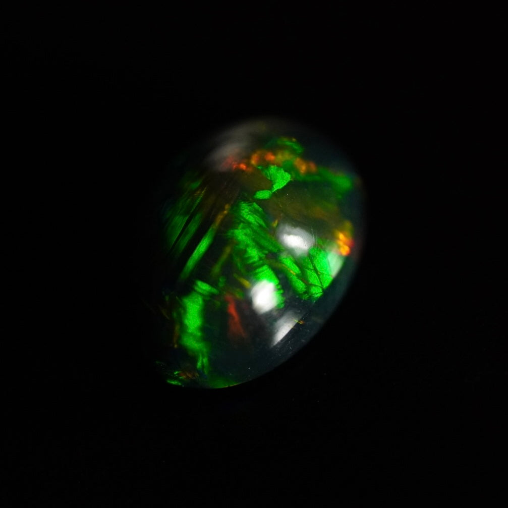 1.45 carat exceptionally beautiful black Ethiopian Welo Opal - Juvénile Opal