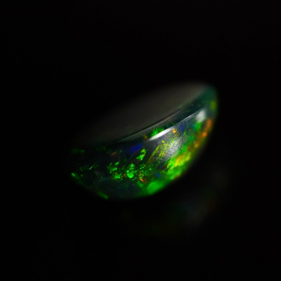 1.45 carat exceptionally beautiful black Ethiopian Welo Opal - Juvénile Opal