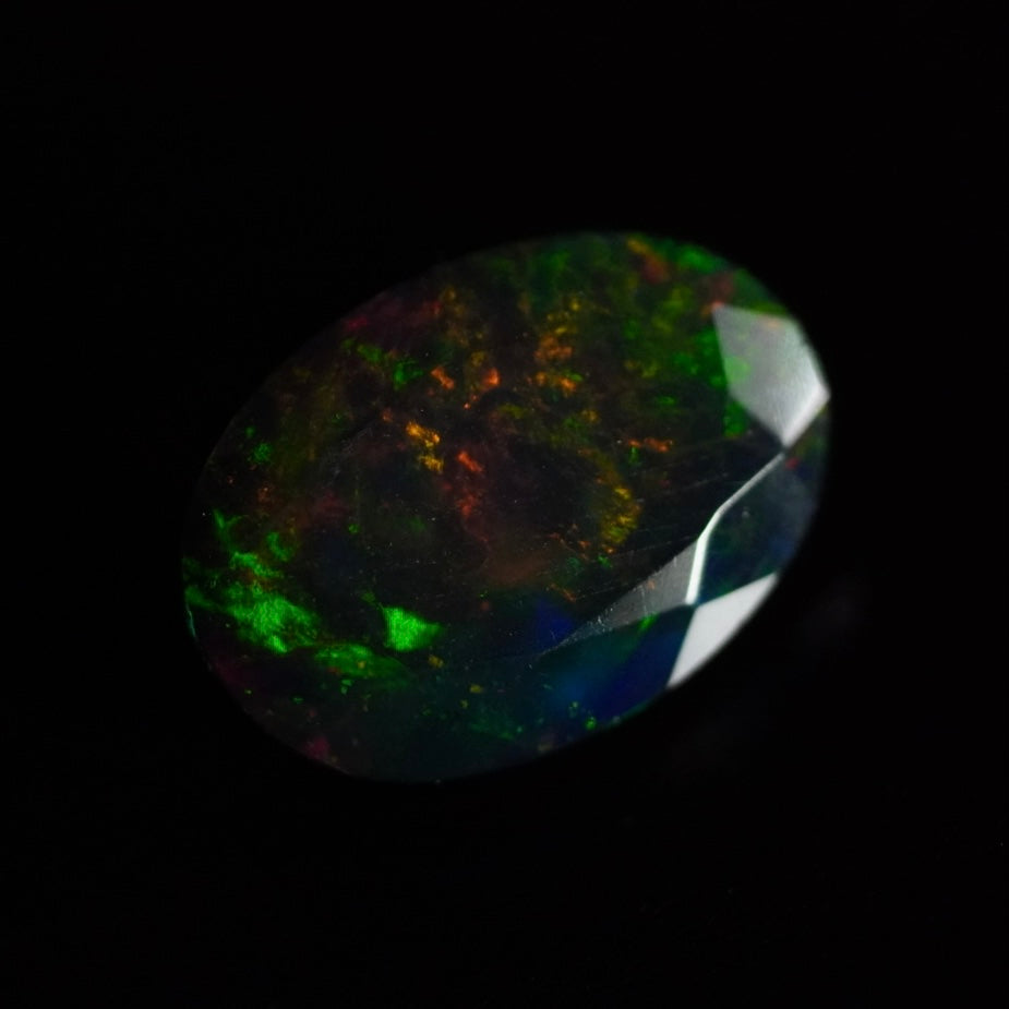 1.27 Karat traumhafter facettierter, schwarzer äthiopischer Welo Opal - Juvénile Opal