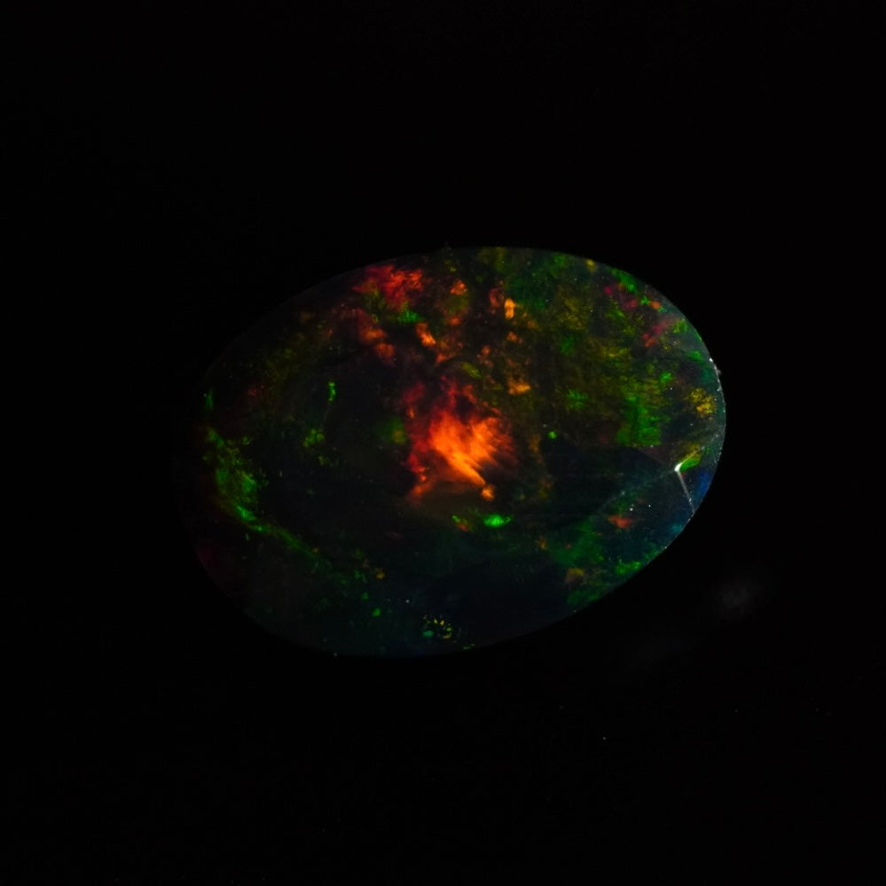 1.27 Karat traumhafter facettierter, schwarzer äthiopischer Welo Opal - Juvénile Opal