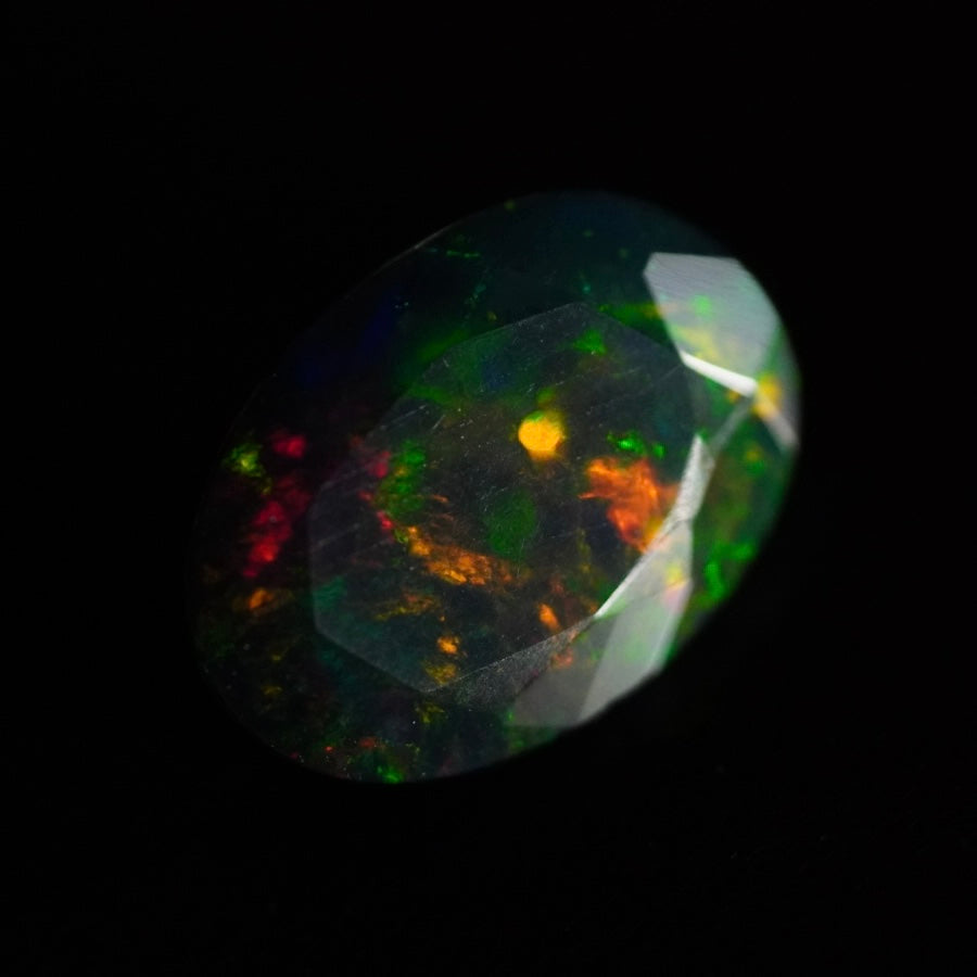 1.27 Karat traumhafter facettierter, schwarzer äthiopischer Welo Opal - Juvénile Opal