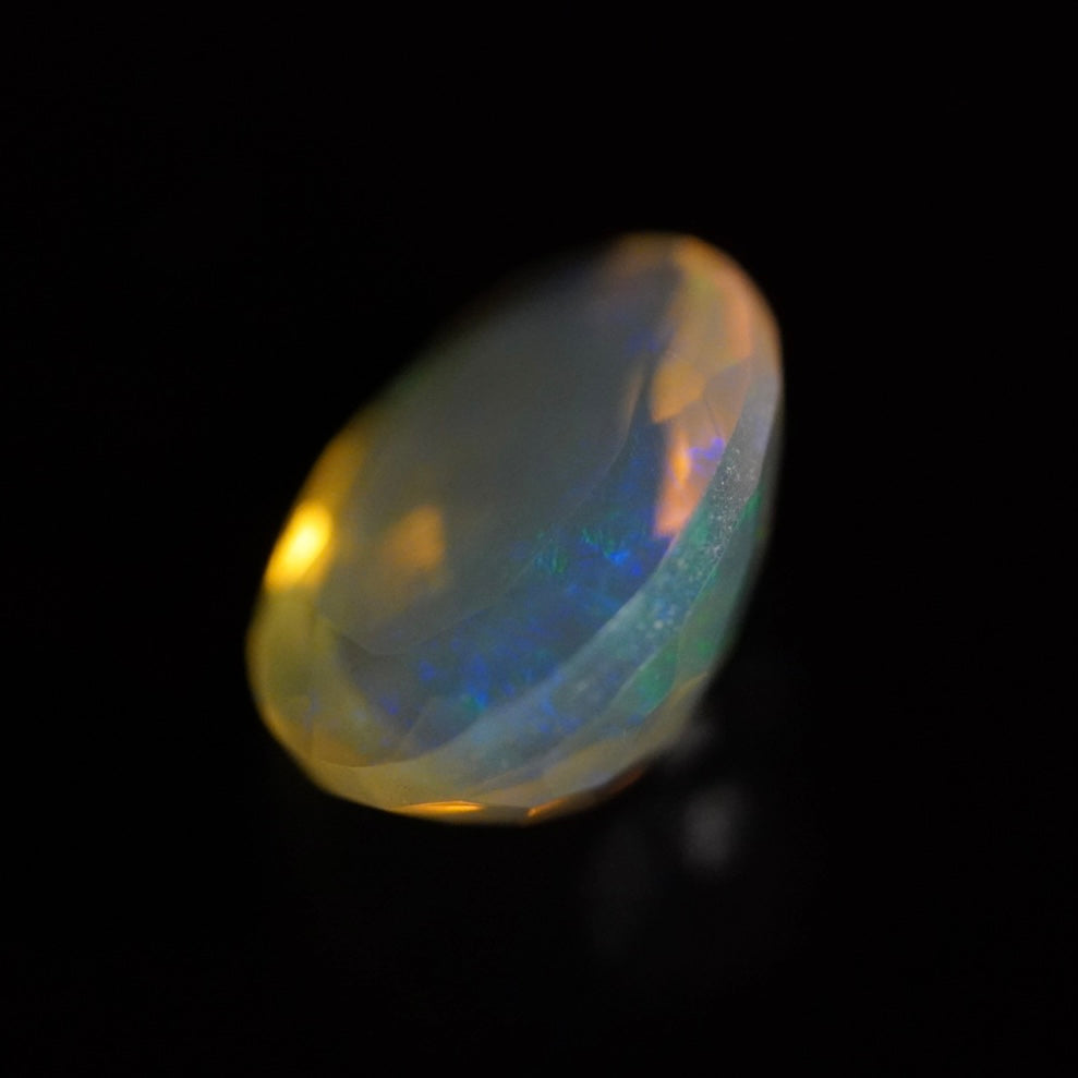 1.24 Karat wunderschöner facettierter Welo Opal - Éclaire Opal