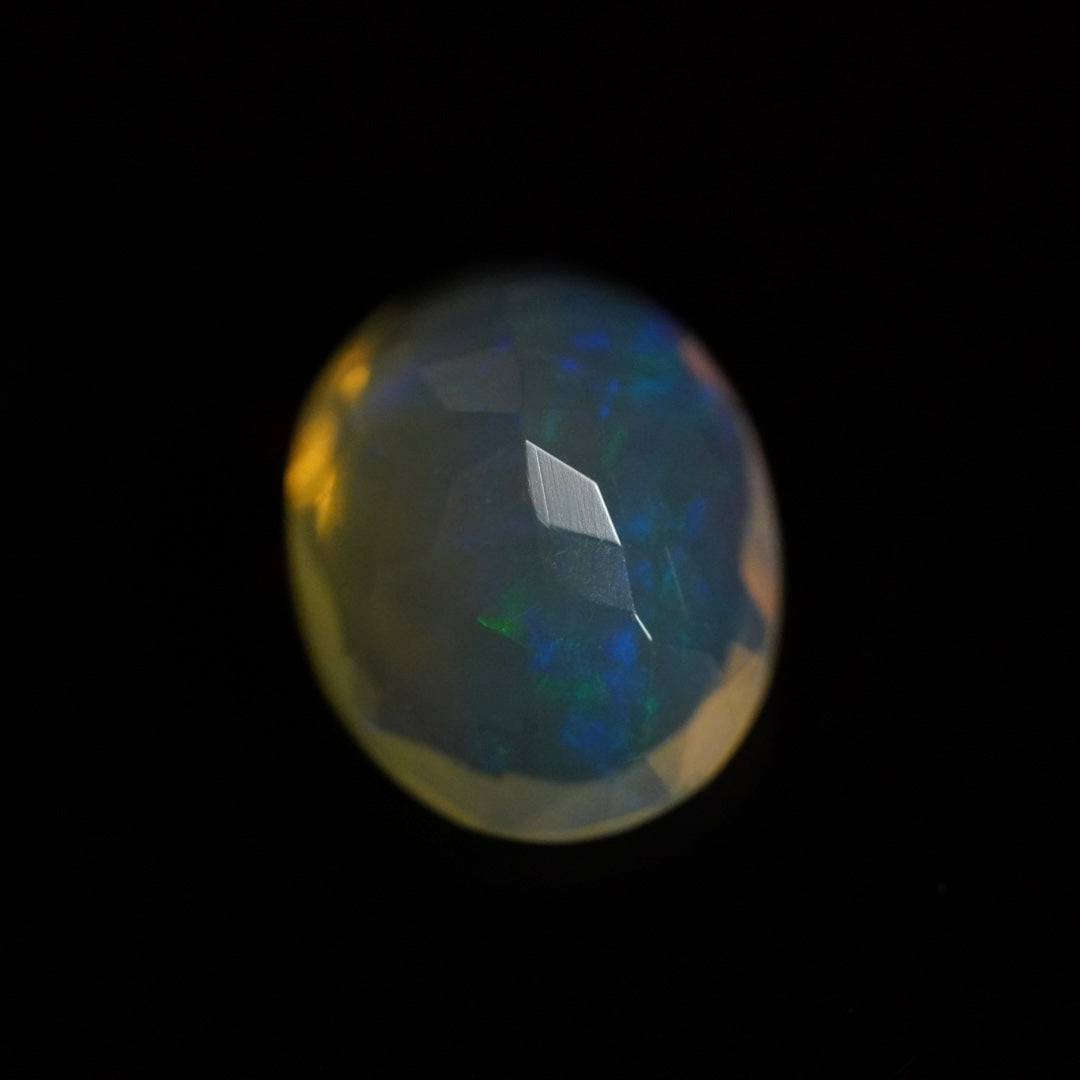 1.24 Karat wunderschöner facettierter Welo Opal - Éclaire Opal