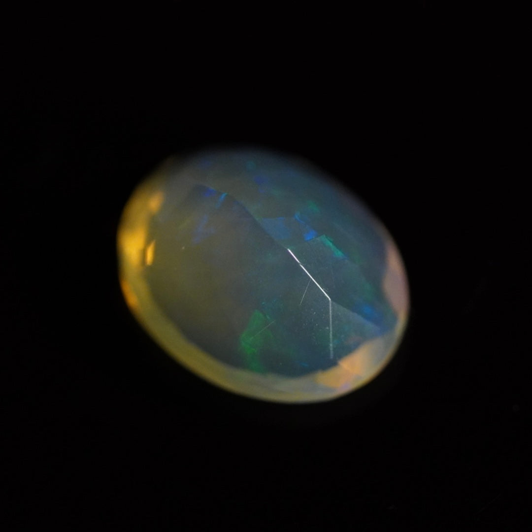 1.24 Karat wunderschöner facettierter Welo Opal - Éclaire Opal
