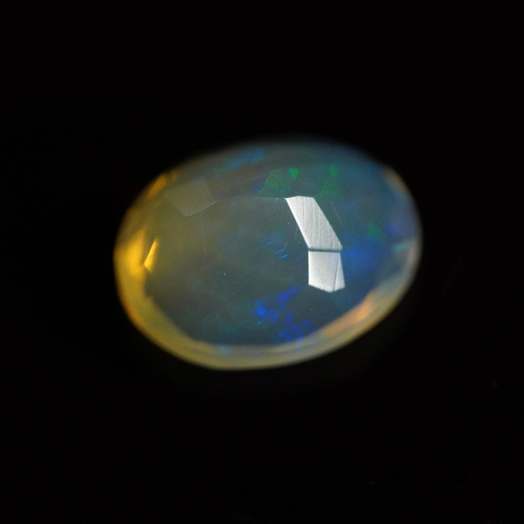1.24 Karat wunderschöner facettierter Welo Opal - Éclaire Opal