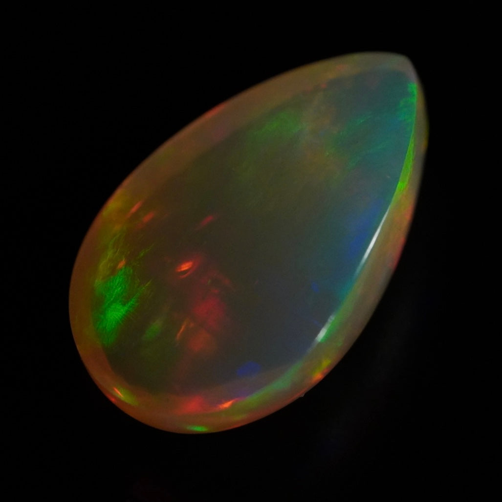 2.66 Karat echter äthiopischer Welo-Opal mit einzigartigen Farben - Éclaire Opal