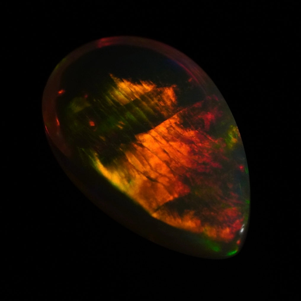 2.66 Karat echter äthiopischer Welo-Opal mit einzigartigen Farben - Éclaire Opal