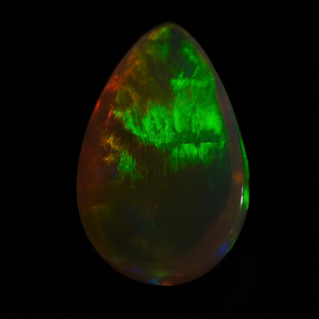 2.66 Karat echter äthiopischer Welo-Opal mit einzigartigen Farben - Éclaire Opal