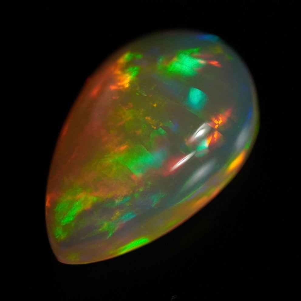 2.66 Karat echter äthiopischer Welo-Opal mit einzigartigen Farben - Éclaire Opal