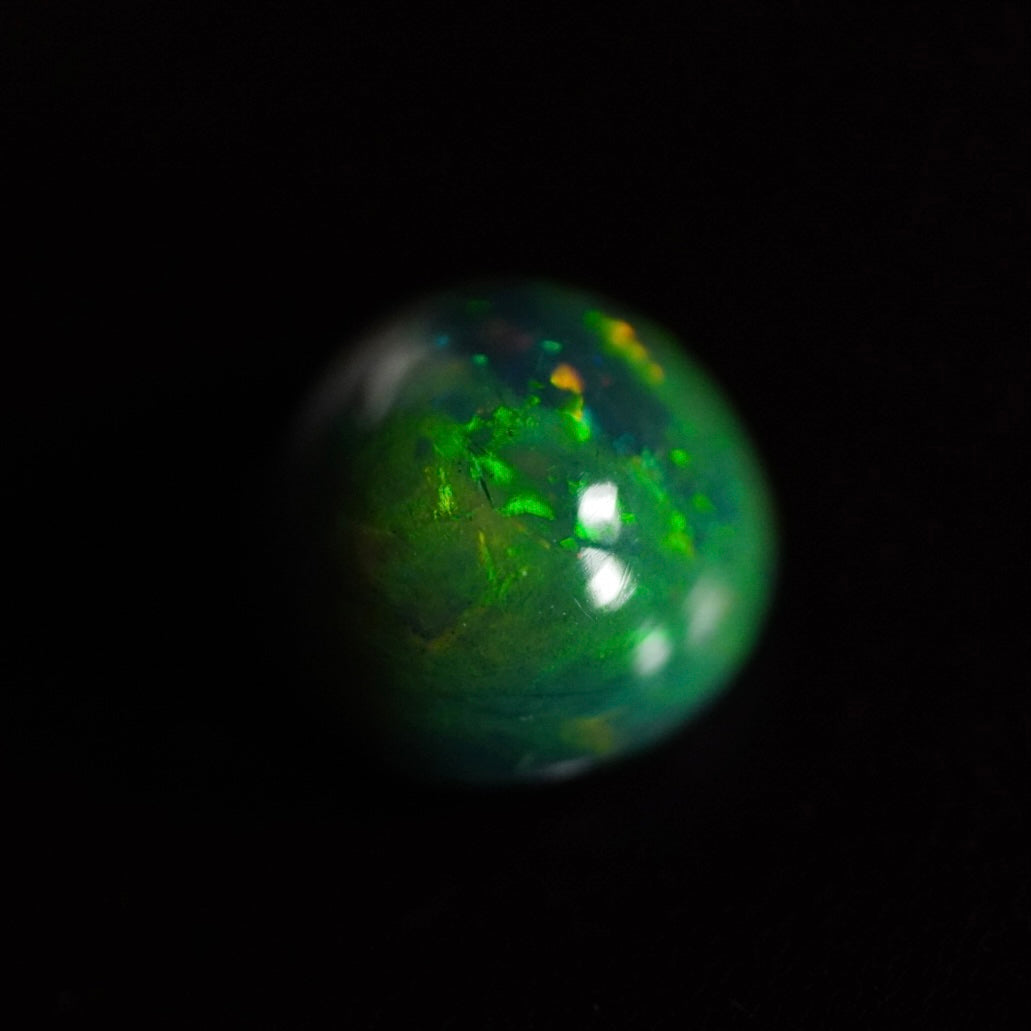 1.58 Karat wunderschöner, grünlicher Farb Welo Opal - Féerique Opal