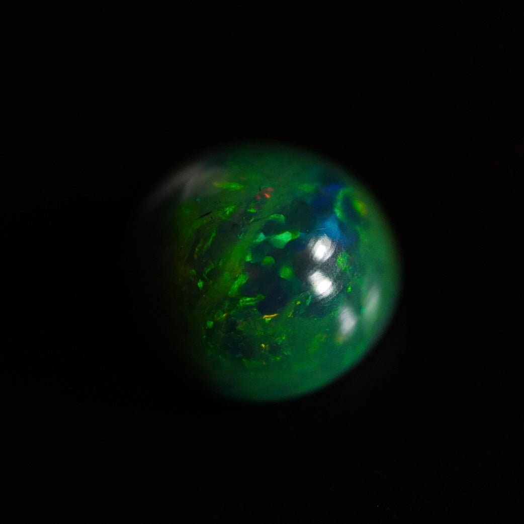 1.58 Karat wunderschöner, grünlicher Farb Welo Opal - Féerique Opal