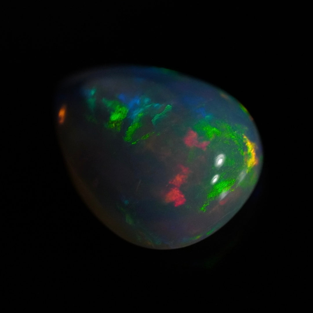 2.23 carat gorgeous rainbow colors, Welo opal - Éclaire opal
