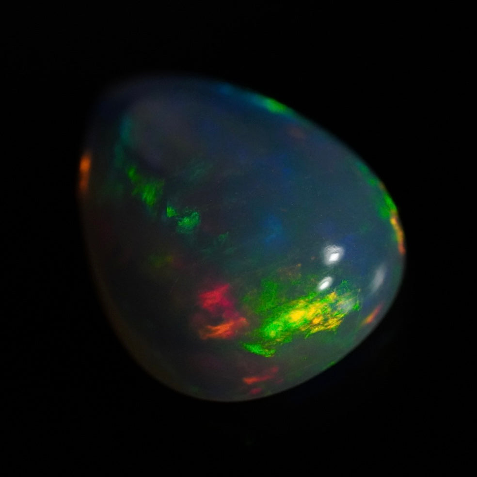 2.23 carat gorgeous rainbow colors, Welo opal - Éclaire opal