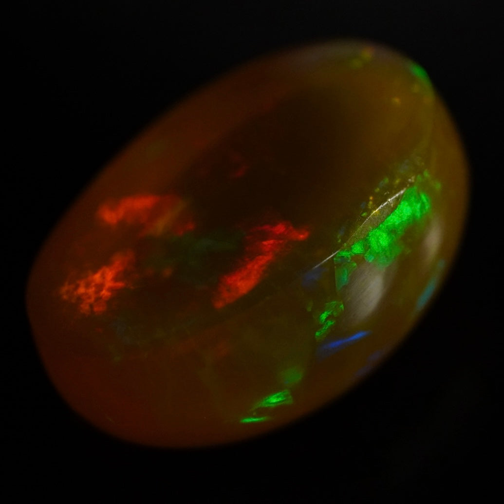 8.96 Karat traumhafte Farben, äthiopischer Welo Opal - Sépia Opal