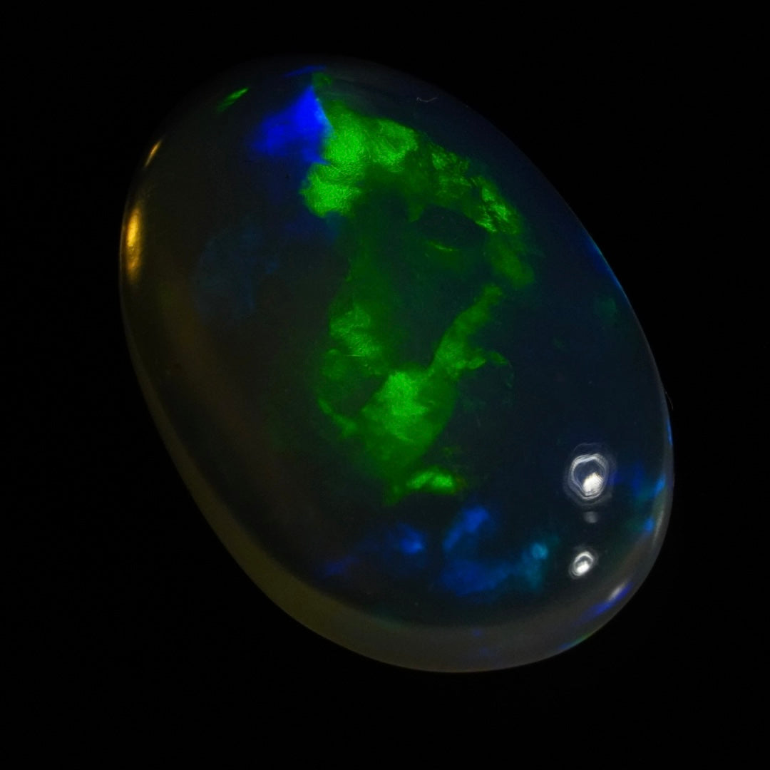 5.00 carat exquisite natural Ethiopian Welo Opal - Éclaire Opal